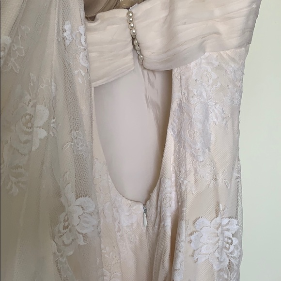 Wedding dress - Picture 3 of 7